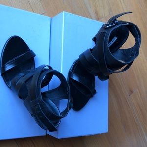 Vera Wang lavender black dressy sandals size 7 1/2